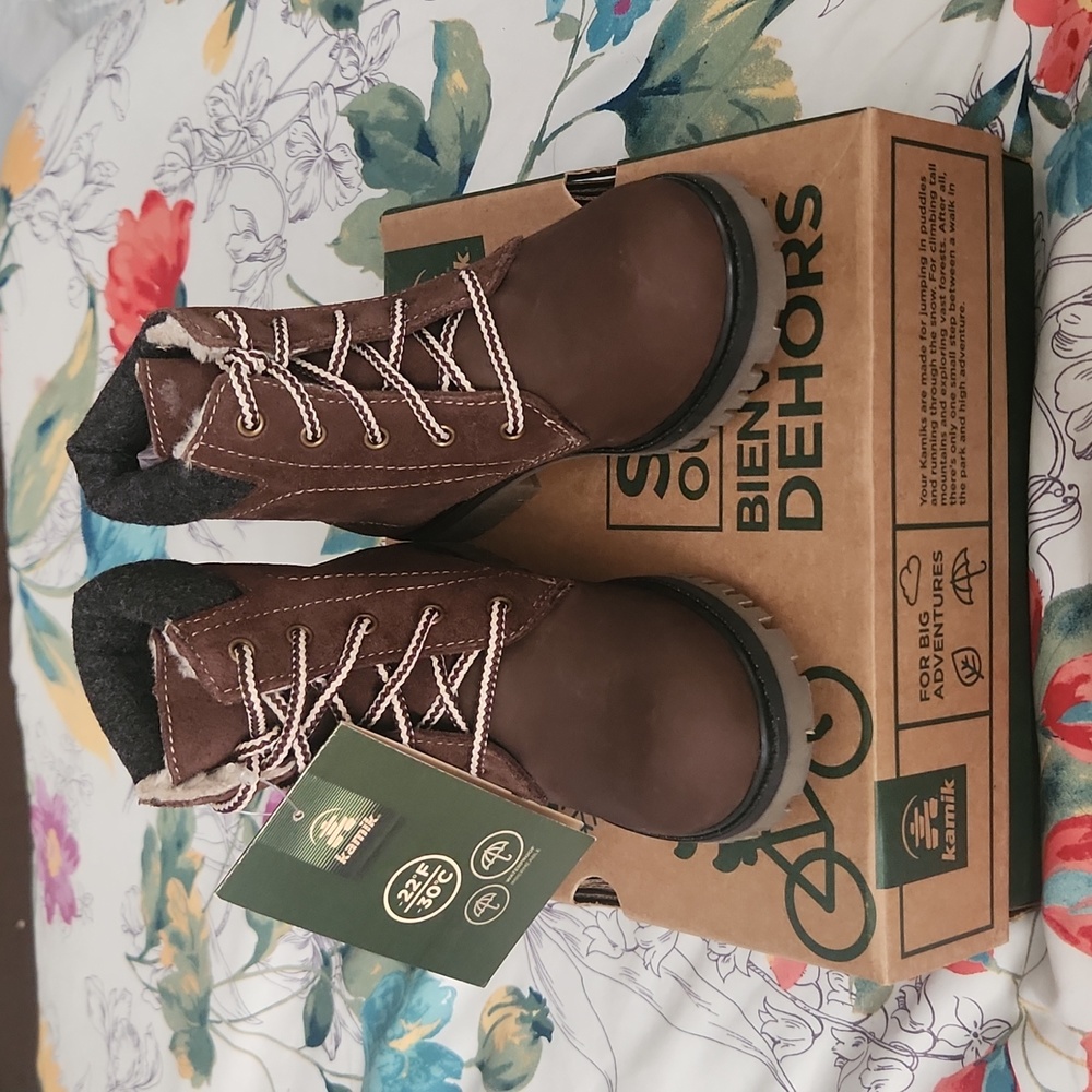 Kamik boys brown waterproof boots size 12